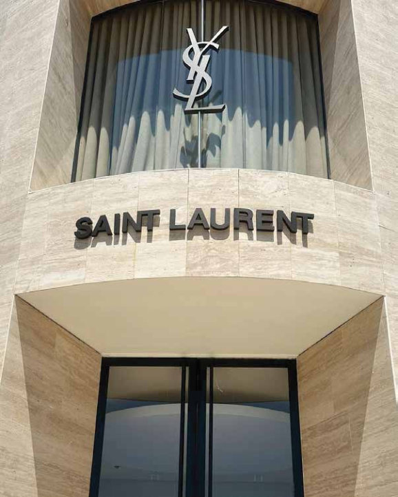 Formula.International_Page25_Image1